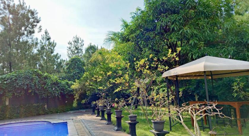 Villa Gathering Yuni Syahla Citaringgul Exterior foto