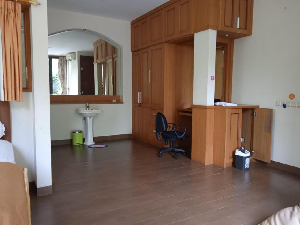 Villa Gathering Yuni Syahla Citaringgul Exterior foto